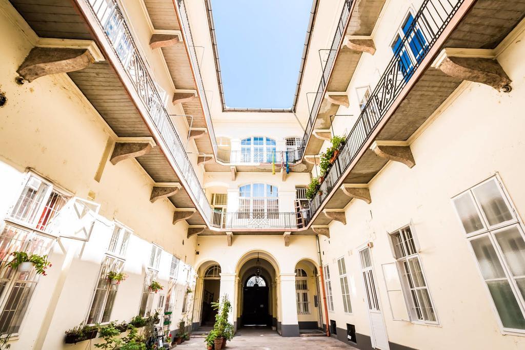 Mickey'S Chain Bridge Apartments Budapest Ngoại thất bức ảnh